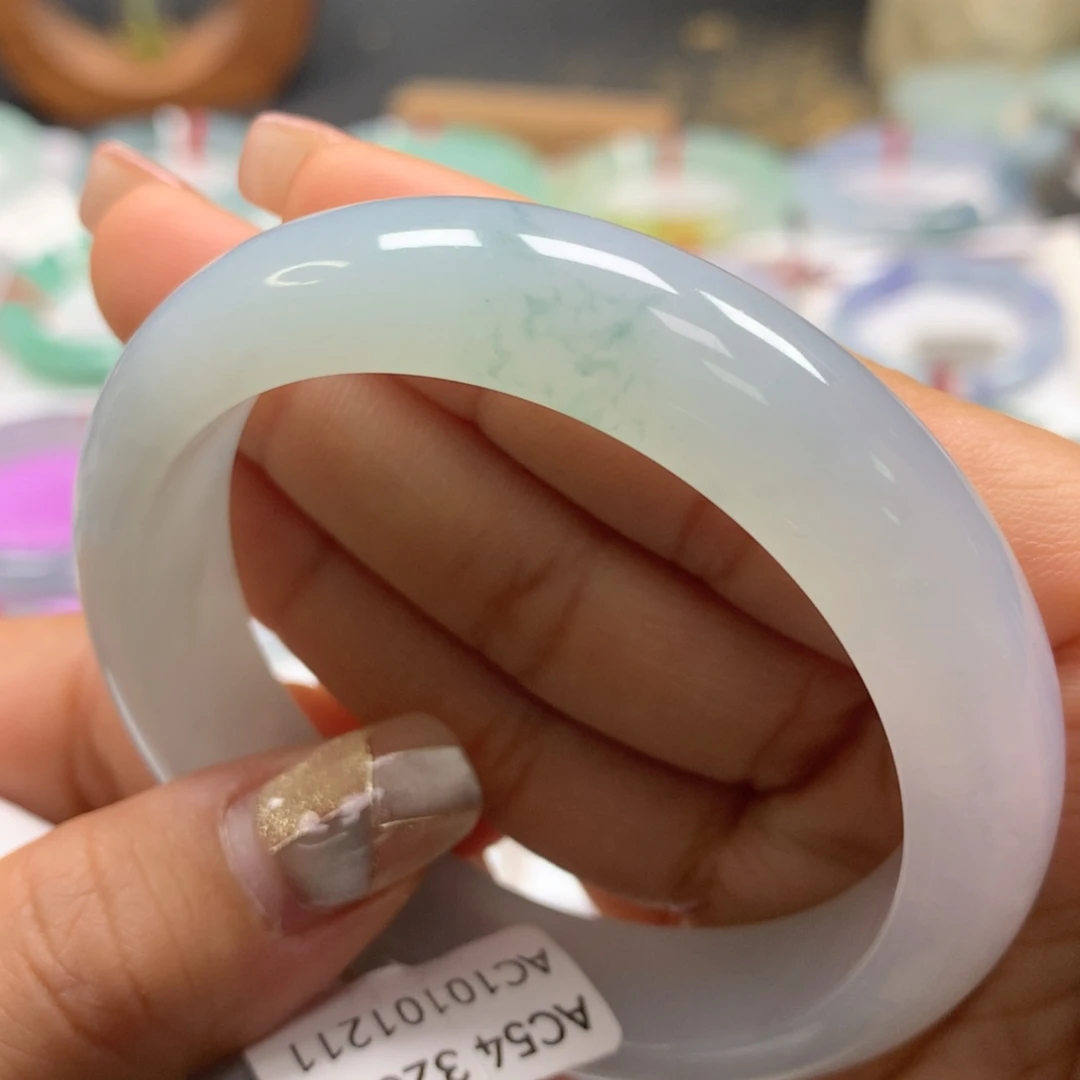 翡翠手镯未镶嵌54正27号88