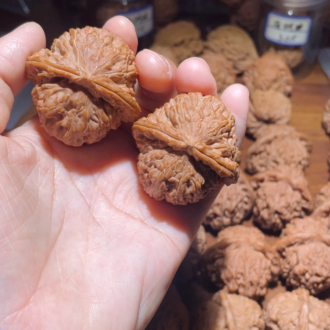 吊坠桃核日**百41尺三角白