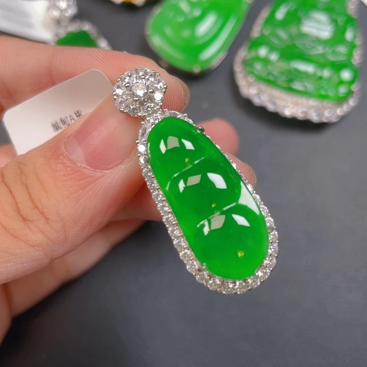 【闪购商品】颈饰银S925镶嵌翡翠翡翠
