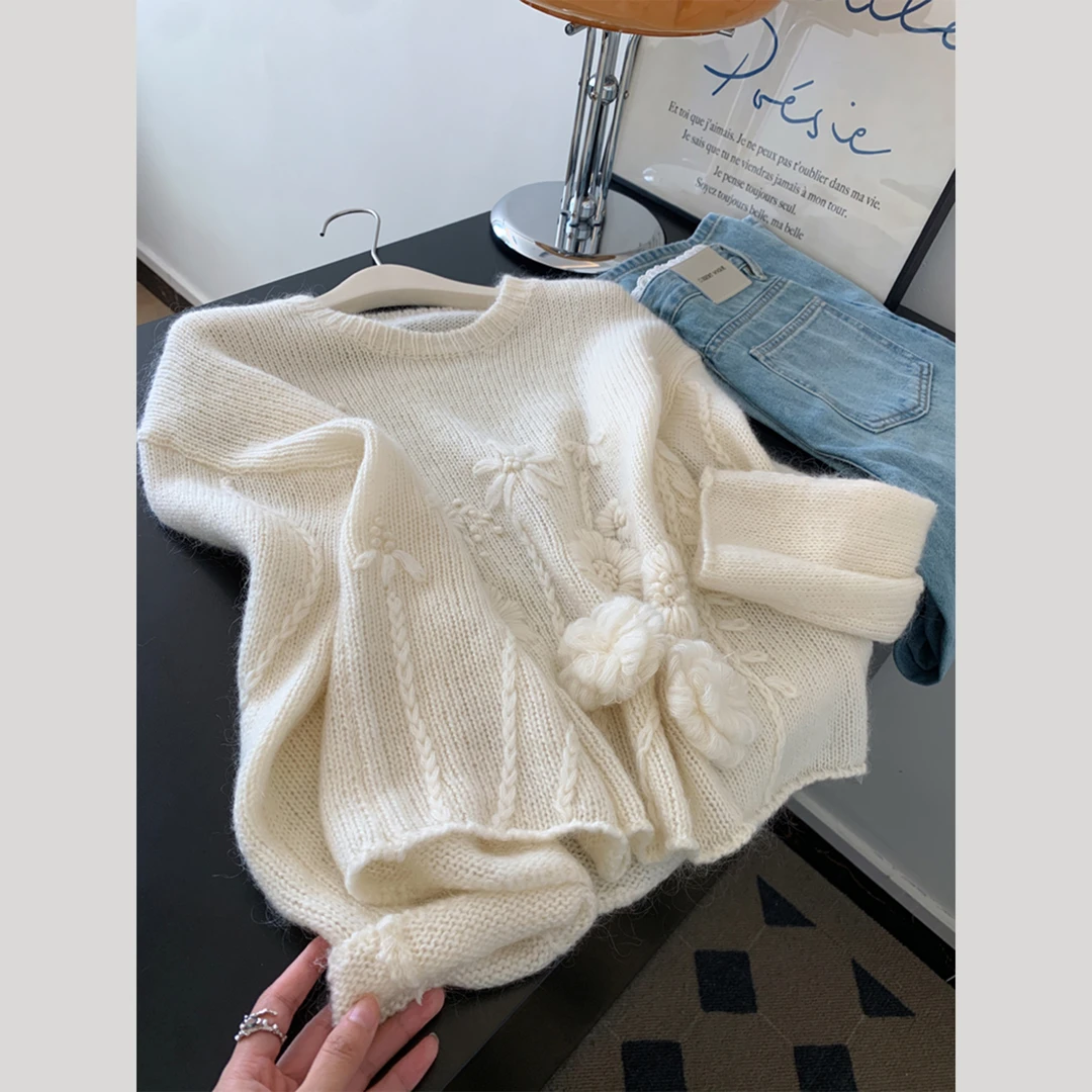 简约慵懒风立体花朵针织衫女2025年早秋款时尚百搭温柔圆领上衣女