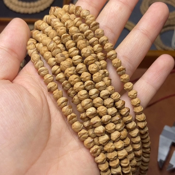 柏香籽/百香籽吊坠灵狐