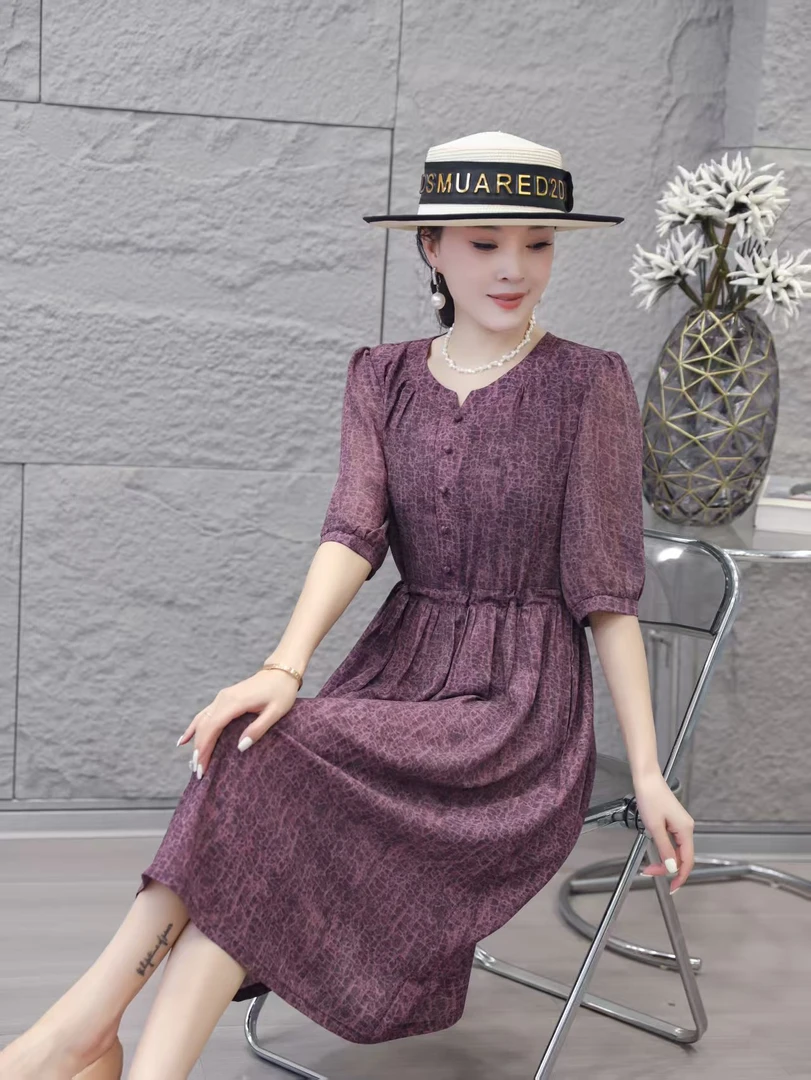 新款时尚简约气质百搭优雅收腰遮肉减龄显瘦连衣裙