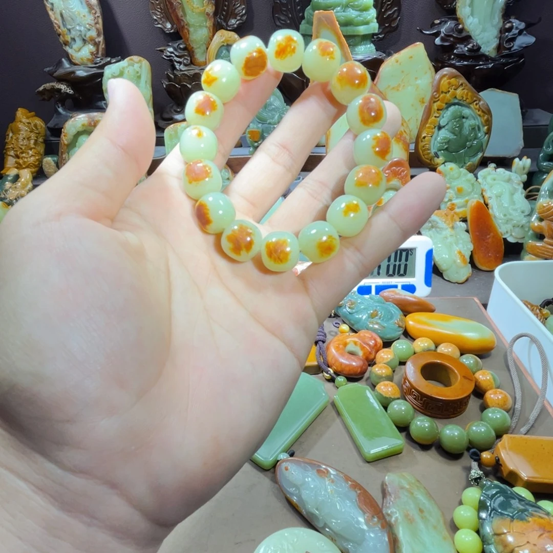 未镶嵌透闪石质玉珠宝奇石