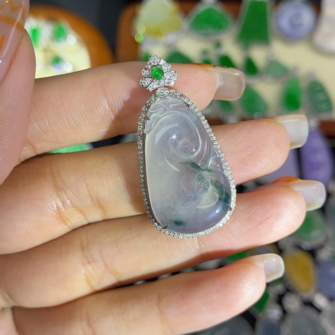 翡翠18K金镶嵌颈饰A货翡翠