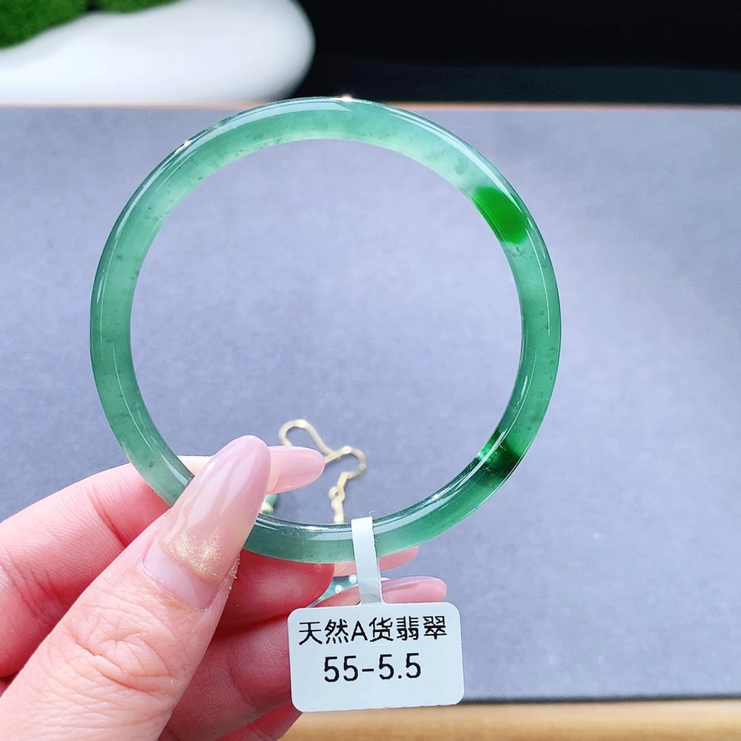 未镶嵌手镯（圆镯）翡翠