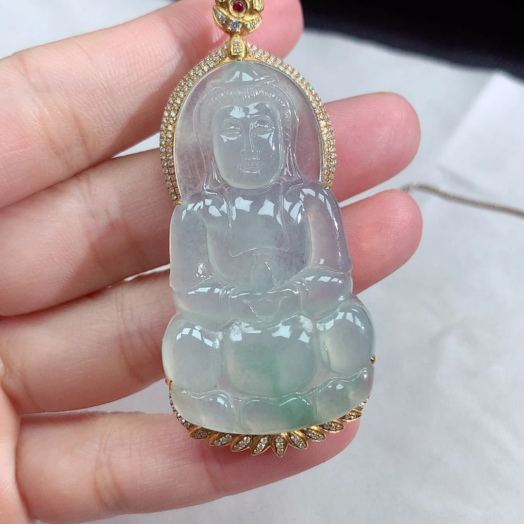 颈饰18K金镶嵌翡翠观音