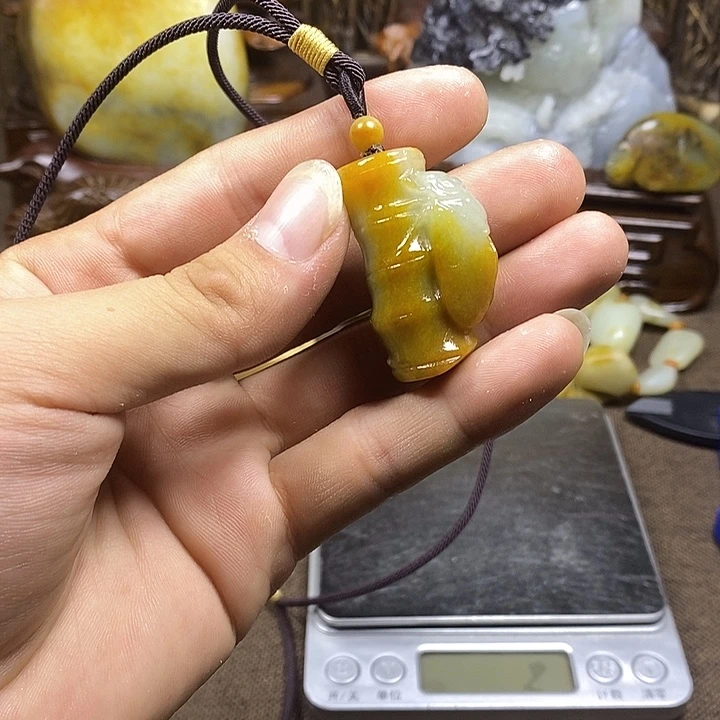 和田玉未镶嵌把件