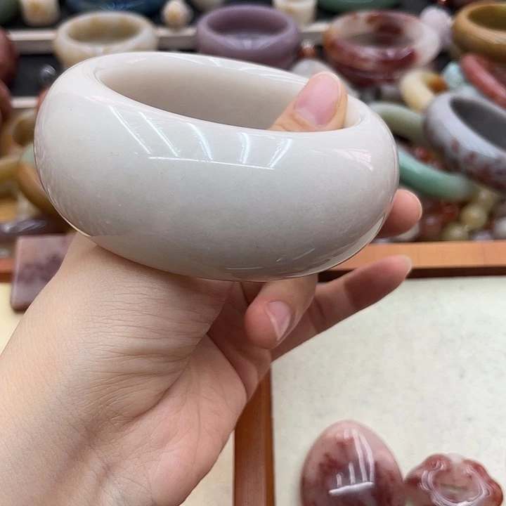 石英质玉圈口齐全未镶嵌玉*花