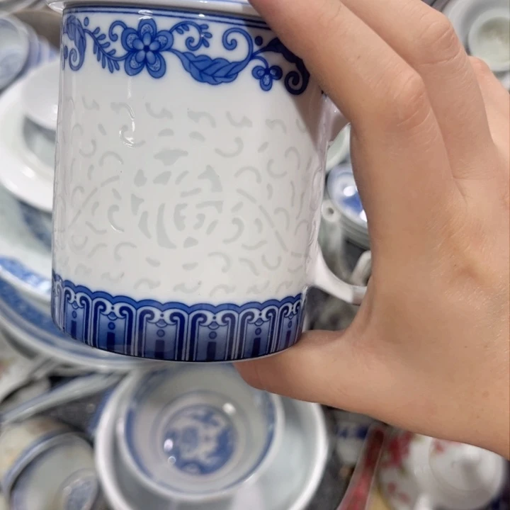 景德镇陶瓷高温瓷杯红*