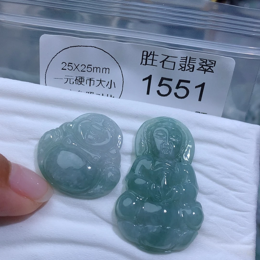 翡翠未镶嵌颈饰1551。