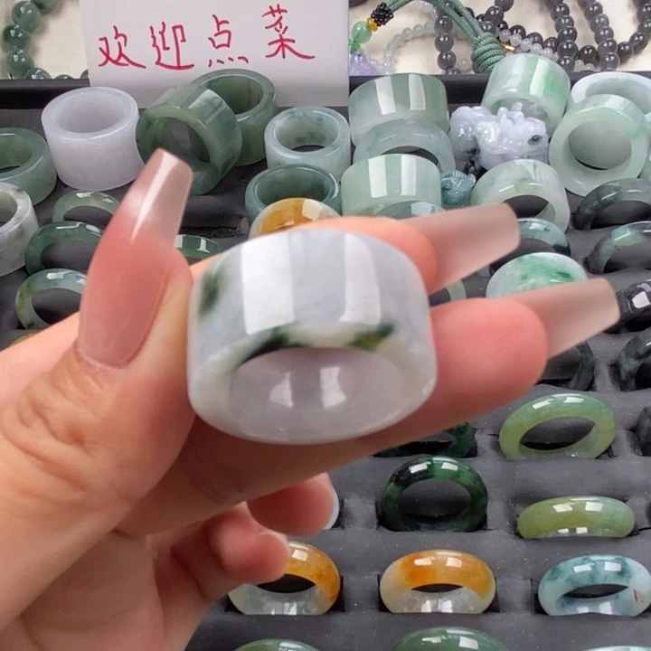翡翠戒指未镶嵌翡翠