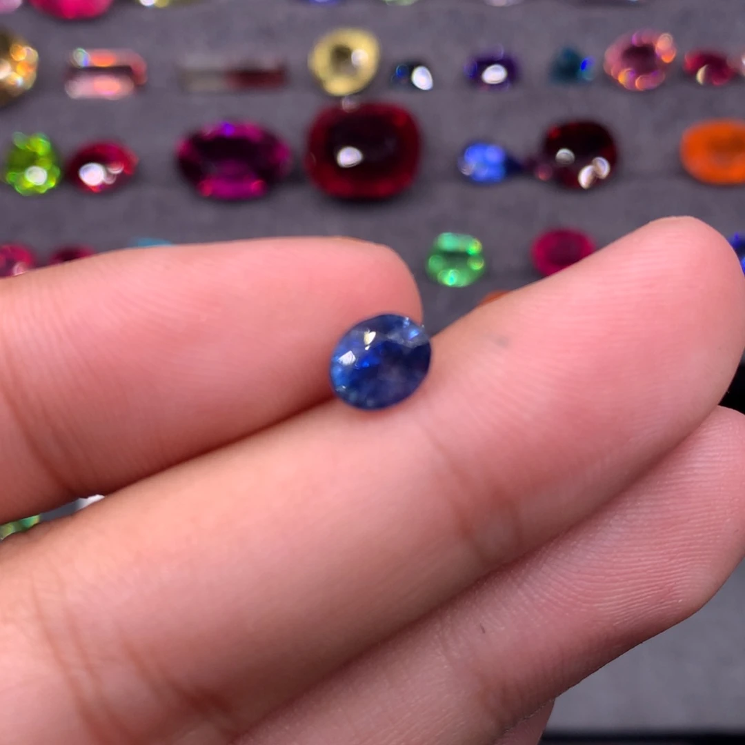 蓝宝石裸石未镶嵌1.66ct