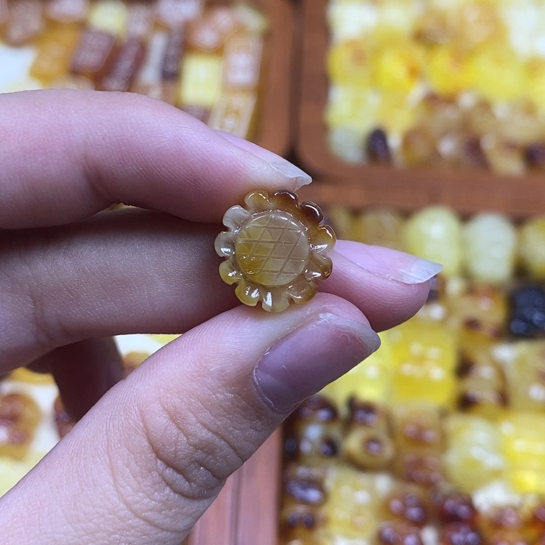 琥珀未镶嵌珠宝奇石