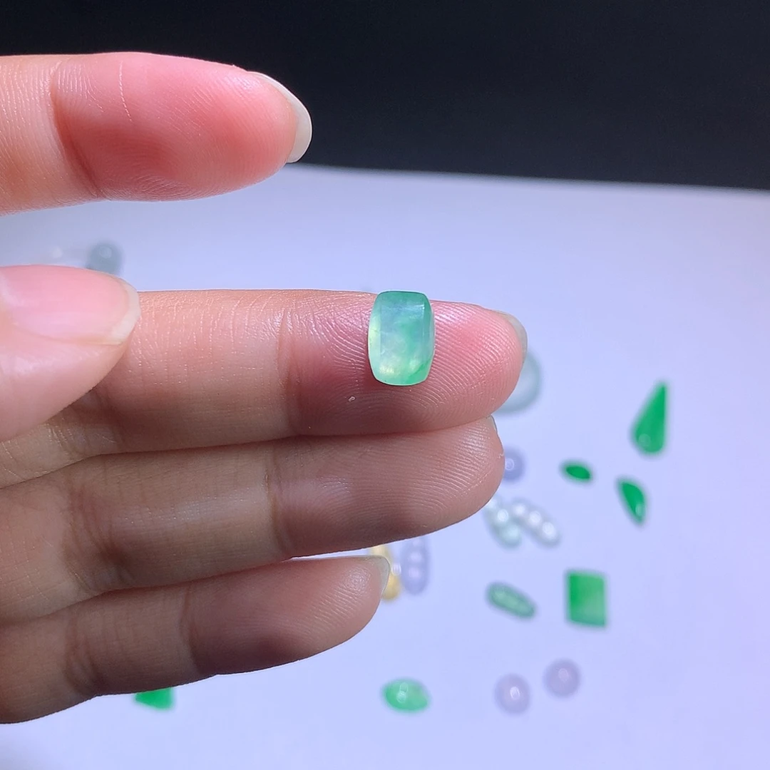 翡翠未镶嵌挂件翡翠马鞍