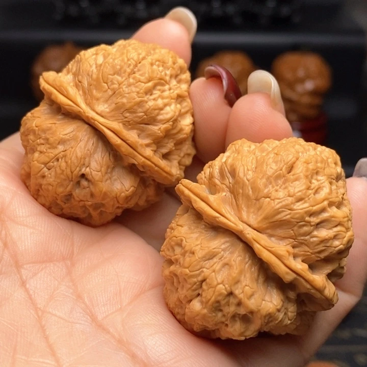 文玩核桃吊坠铁蛤蟆