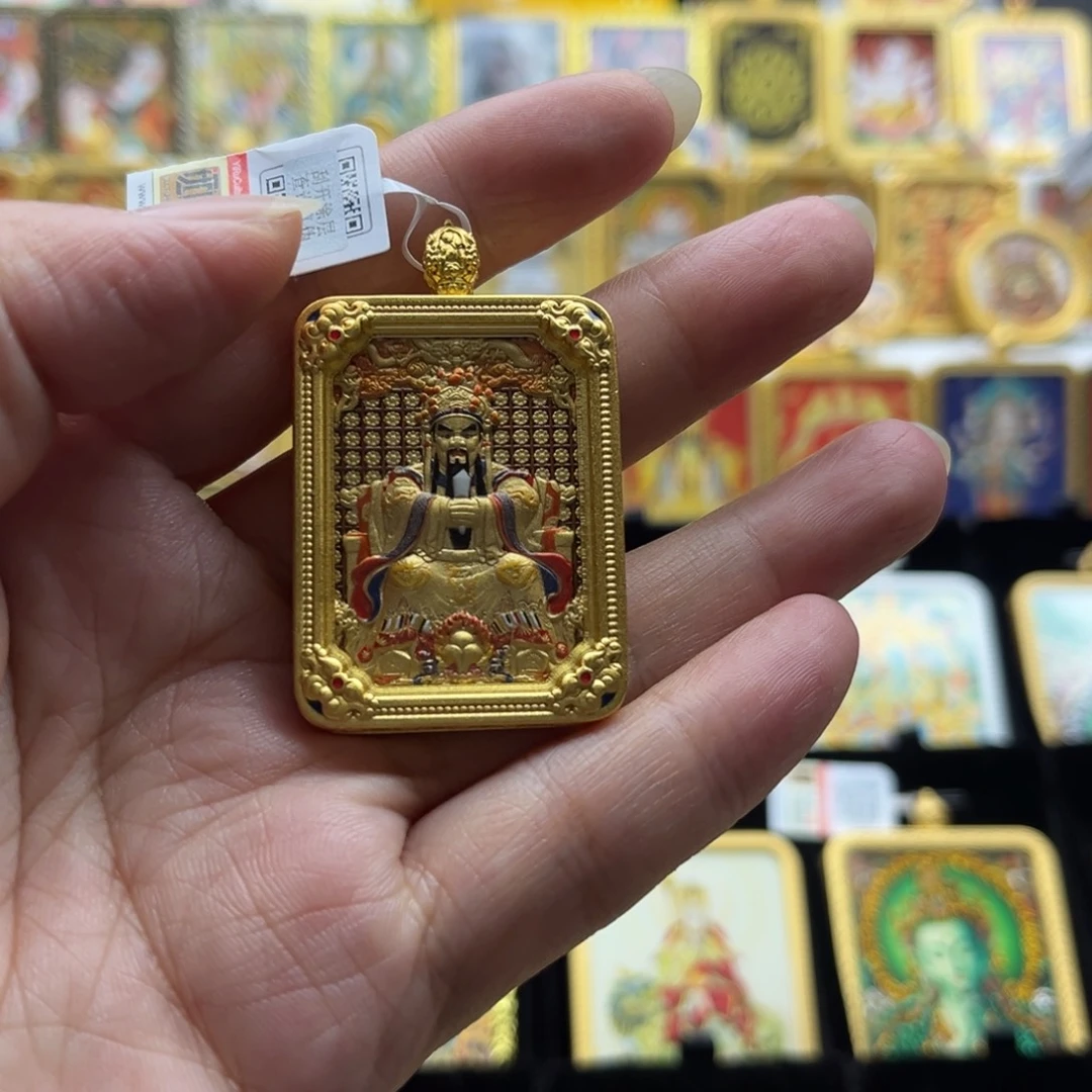 关***育吊坠唐卡的历史悠久的文化遗产