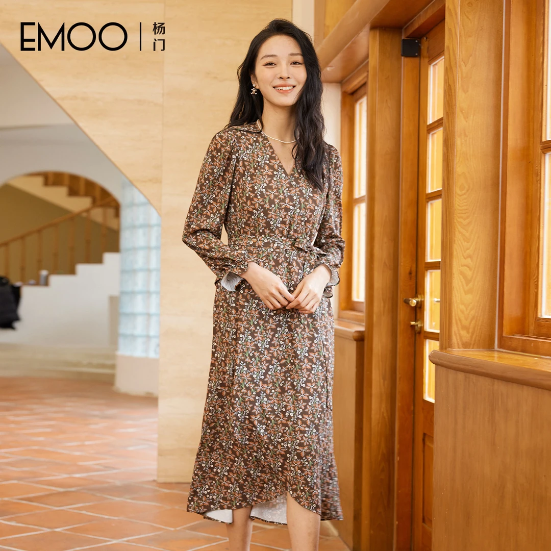 EMOO/杨门碎花拼接压褶连衣裙印花吊带宽松腰V领高腰E34L036388