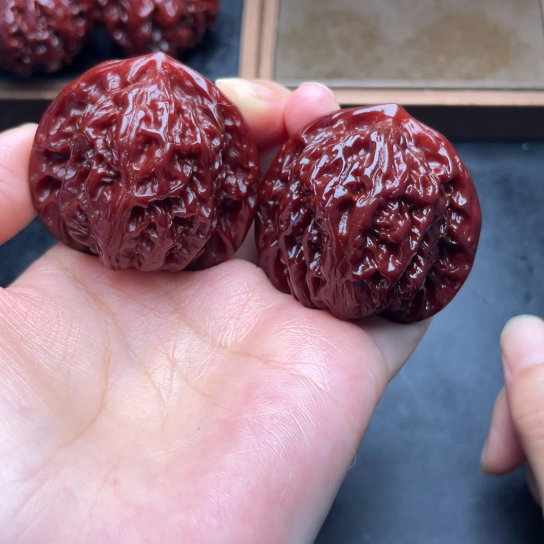 文玩核桃吊坠盘龙纹