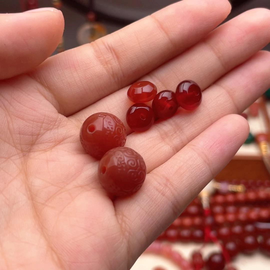 玛瑙/玉髓颈饰合金黄**?
