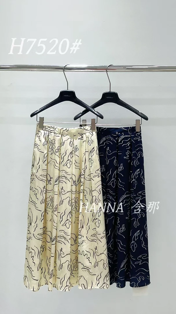 【NO退NO换】鑫然Kiki 时尚印花百褶半身裙 7520 HN