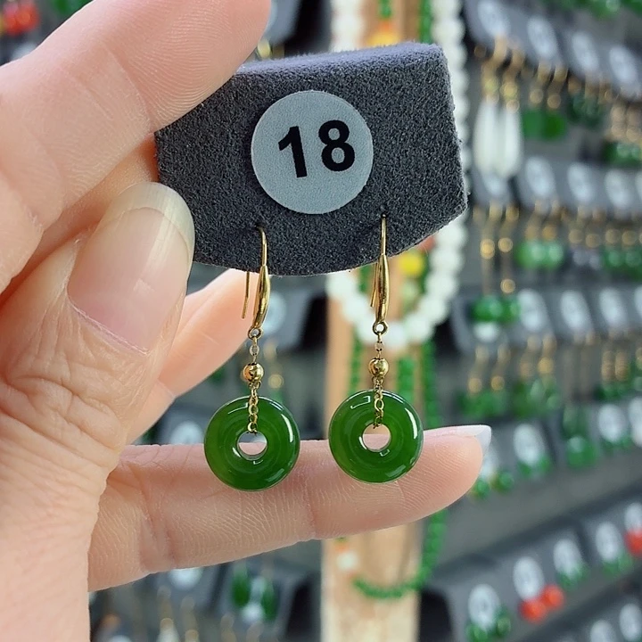 和田玉18K金镶嵌耳饰