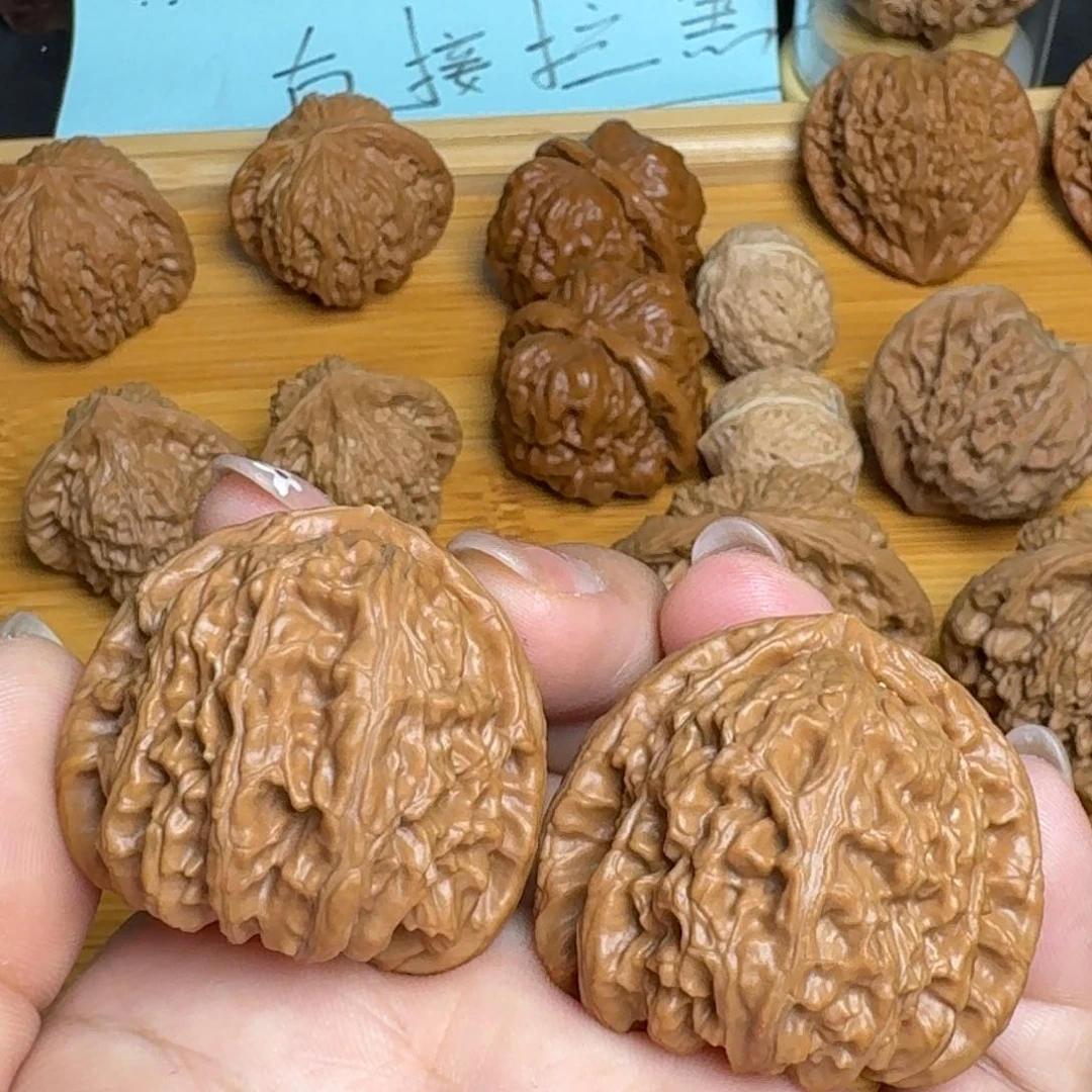 文玩核桃把件沐*?白狮子