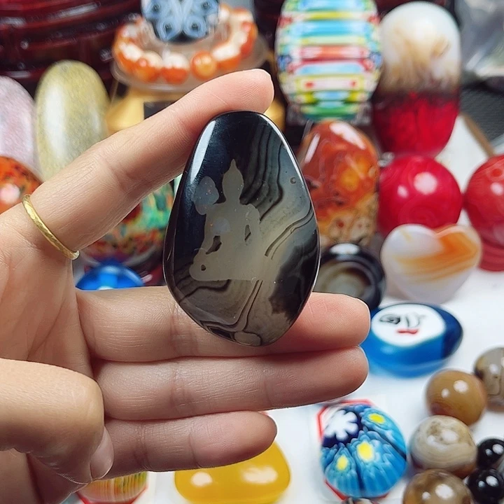 玛瑙/玉髓未镶嵌珠宝奇石