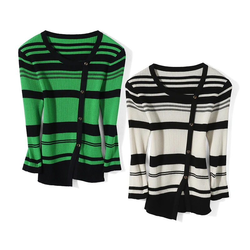 32750【贝系列】圆领条纹显瘦针织衫031M02683