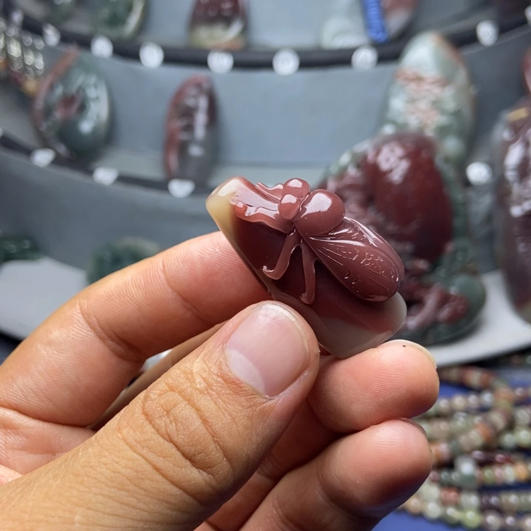 苏***买玛瑙/玉髓颈饰未镶嵌