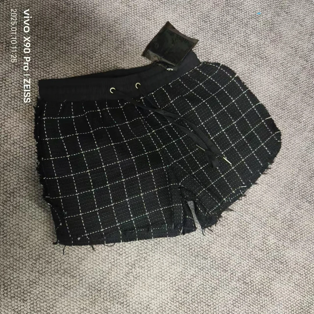 唯琳剪标 8仓A1-9-19009款 黑色格子小香短裤