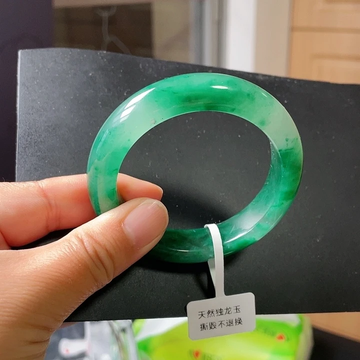 石英质玉手镯未镶嵌瑶52