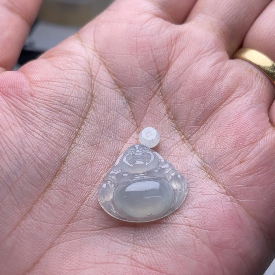 玲***豆翡翠未镶嵌颈饰缅甸翡翠佛公