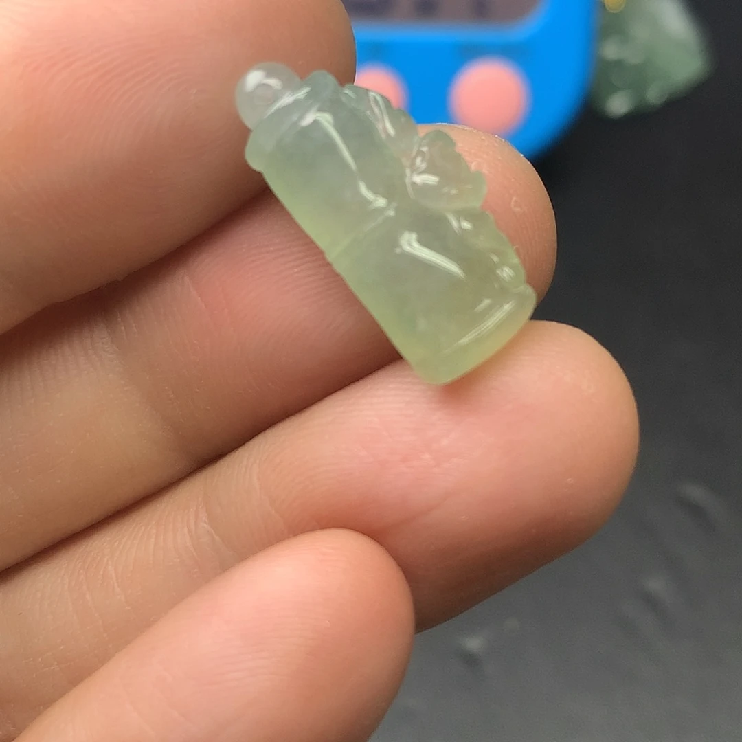 翡翠未镶嵌颈饰翡翠首饰和翡翠珠宝