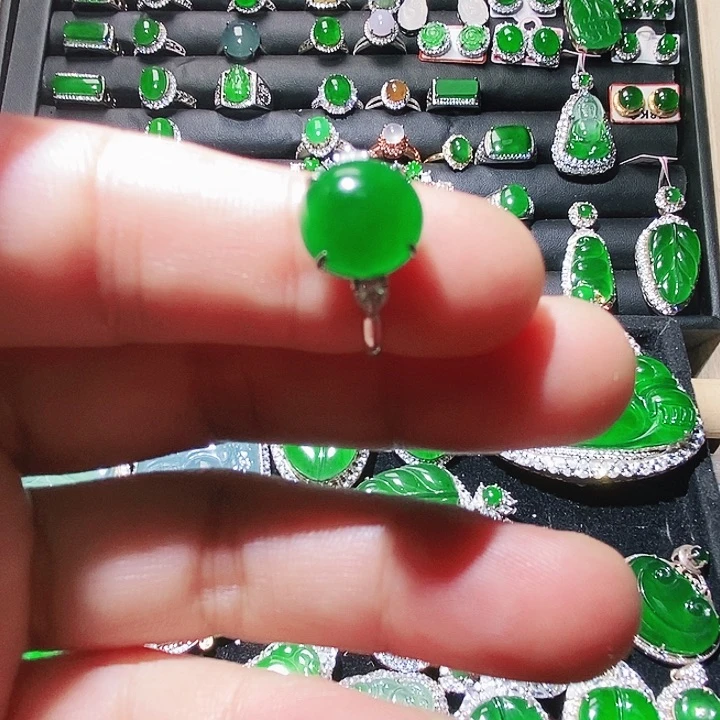 18K金镶嵌戒指翡翠60