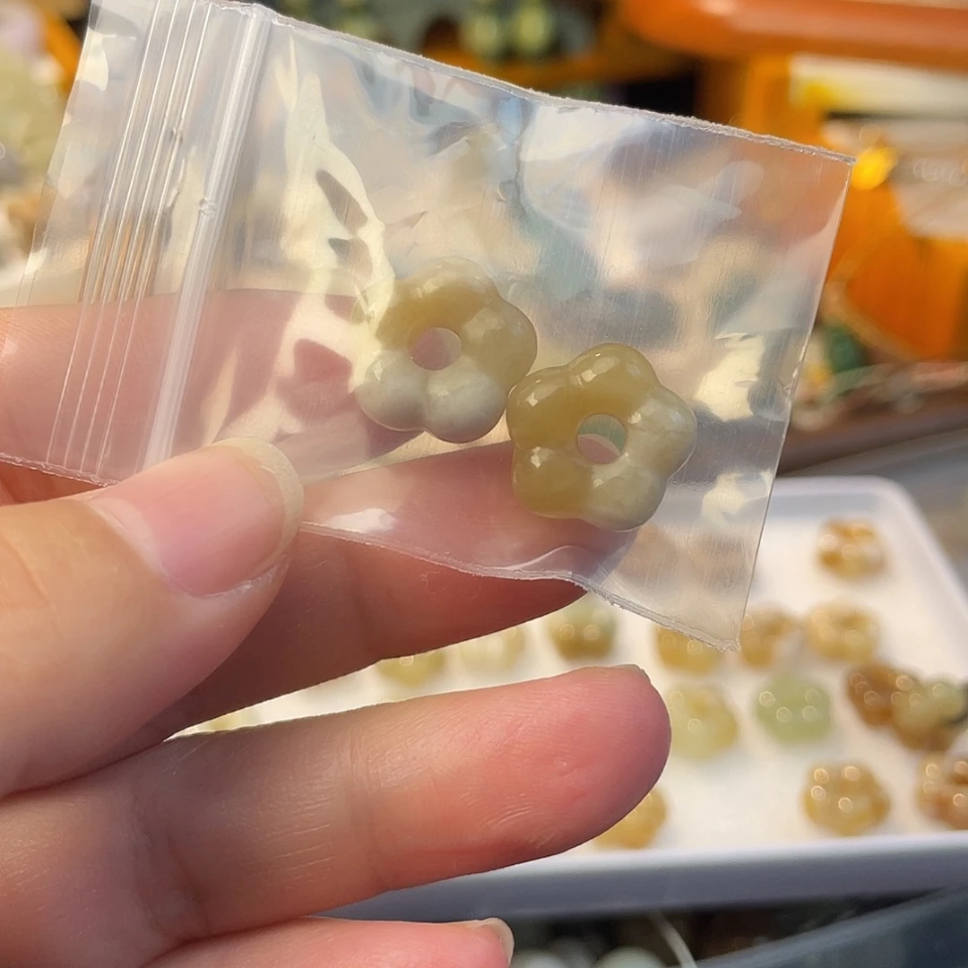 忘***貝和田玉未镶嵌颈饰