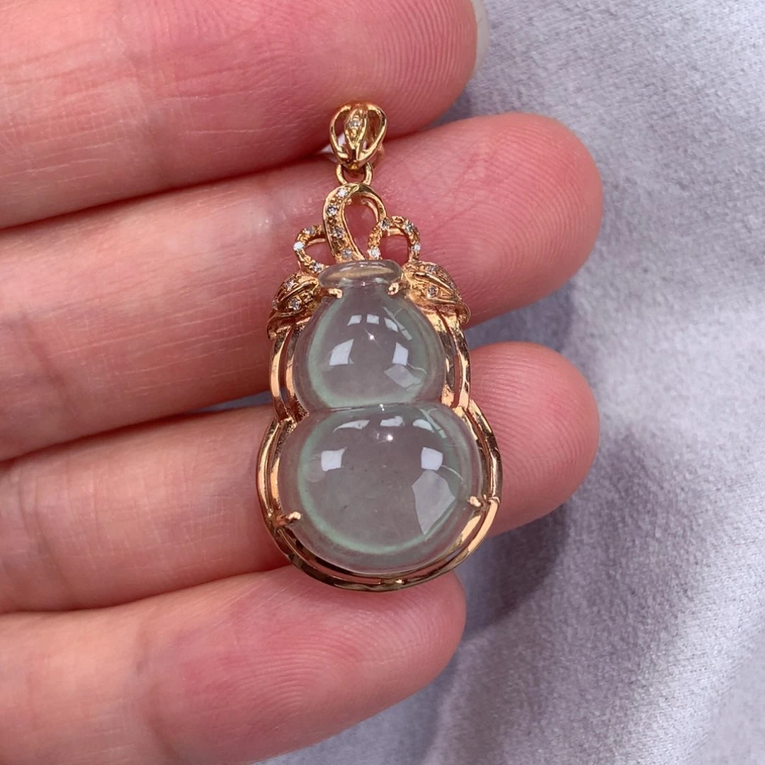 翡翠18K金镶嵌颈饰上新