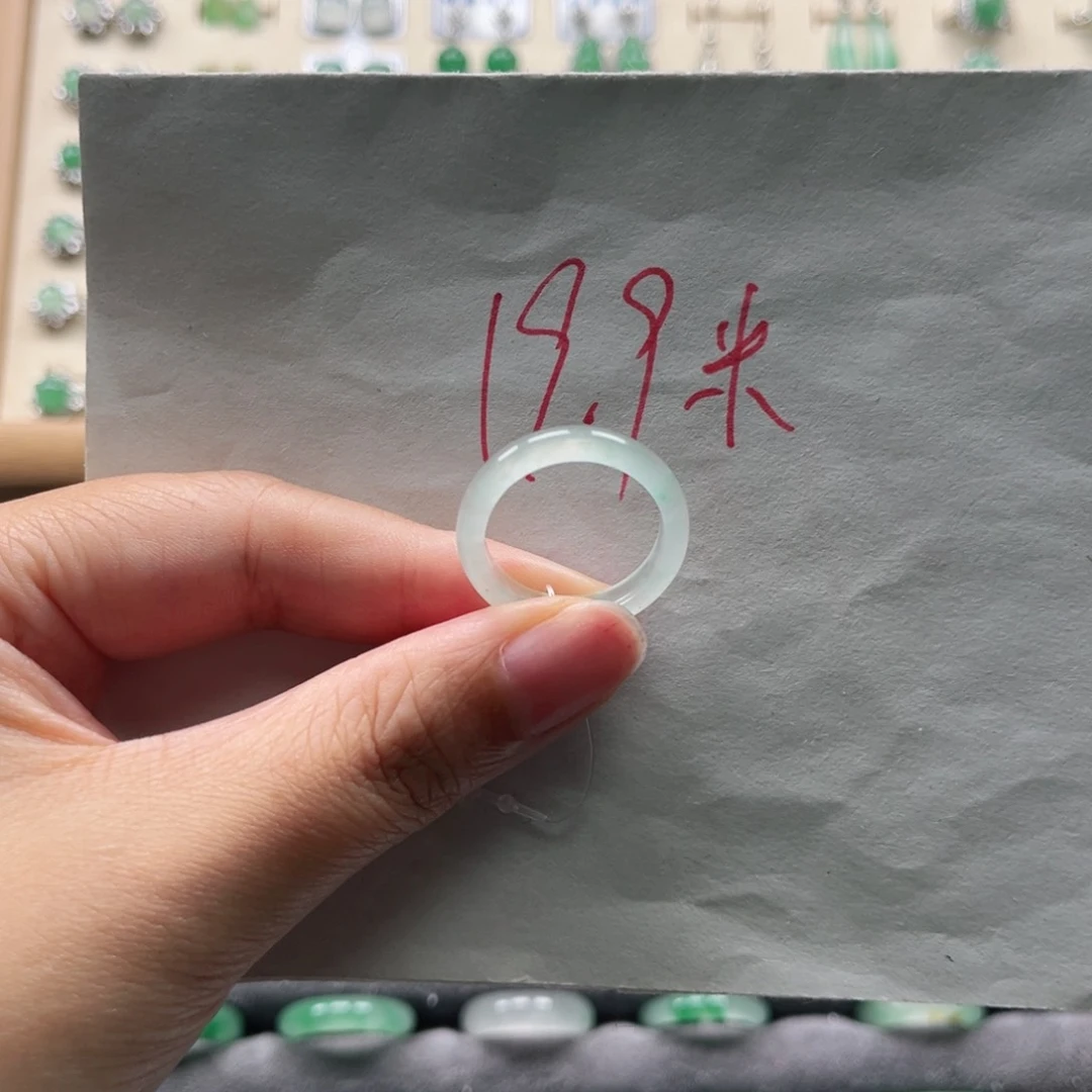 未镶嵌石英质玉戒圈