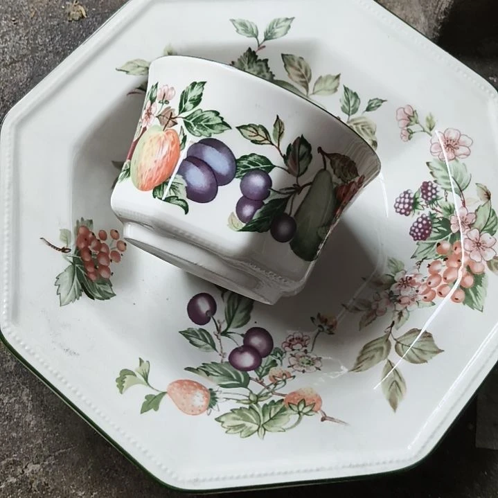 b***e陶瓷盘子碗啥都有