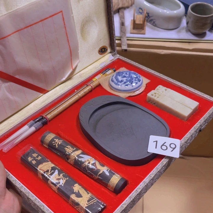 盖碗瓷器的造型和造型也很
