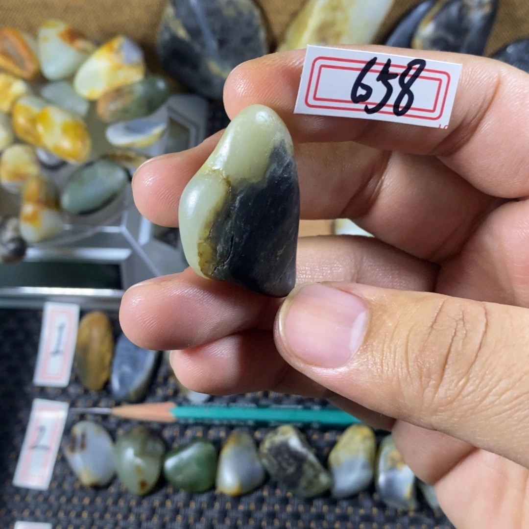 和田玉（糖玉）未镶嵌挂件