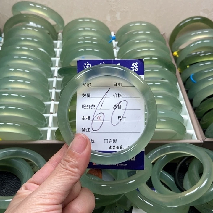 未镶嵌蛇纹石玉手镯河*