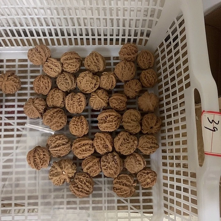 文玩核桃吊坠苹果园