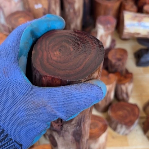 木许****伟黄花梨木料150木料