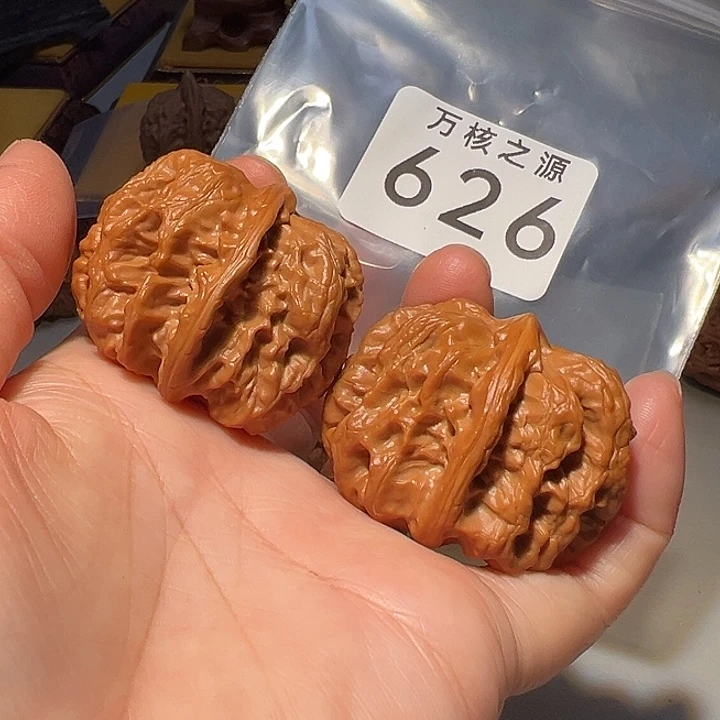 吊坠桃核43方块……骨质好，