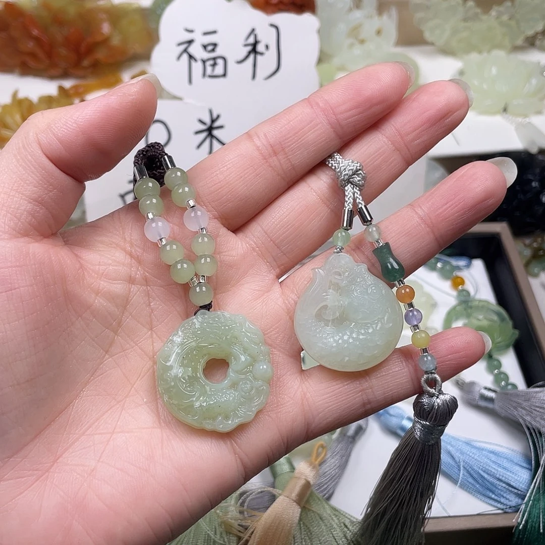 喵***喵蛇纹石玉未镶嵌颈饰