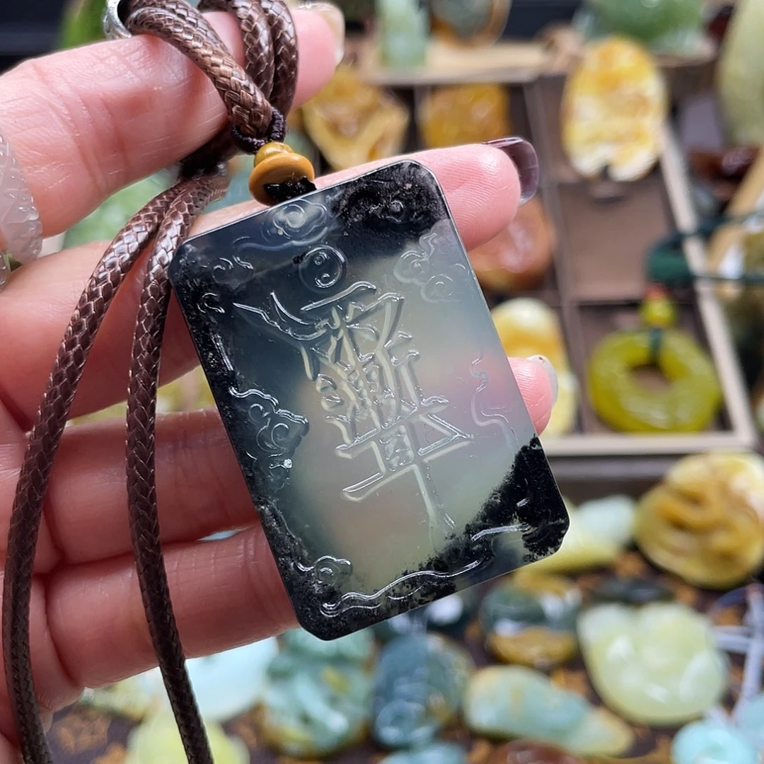 蛇纹石玉颈饰未镶嵌毛*岫玉