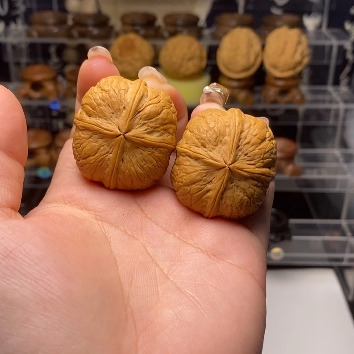 文玩核桃吊坠38南瓜桩四棱Y04