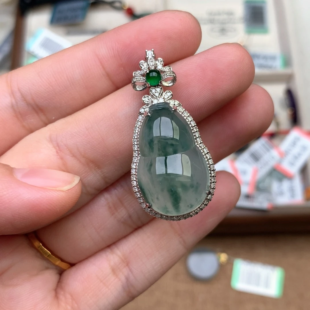 【闪购商品】18K金镶嵌挂件翡翠一