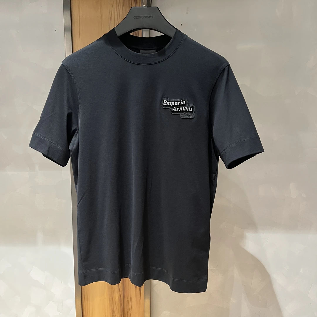 未使用 EMPORIO ARMANI/安普里奥·阿玛尼 男士时尚宽松圆领短袖