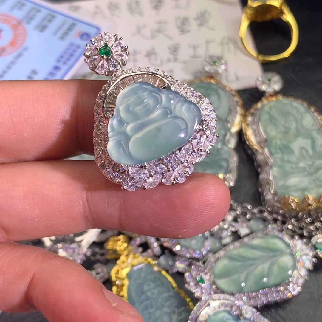 翡翠颈饰未镶嵌佛公